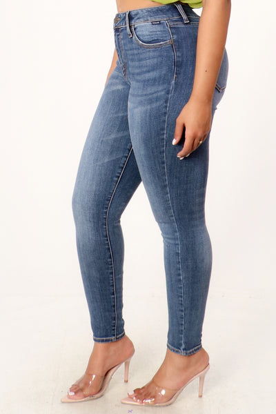 Everyday Curvy Skinny Jeans