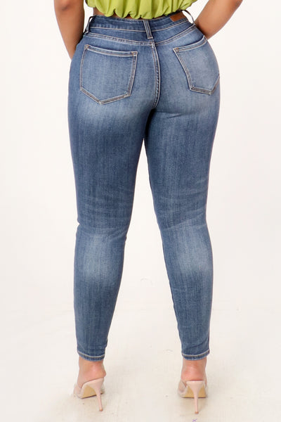 Everyday Curvy Skinny Jeans